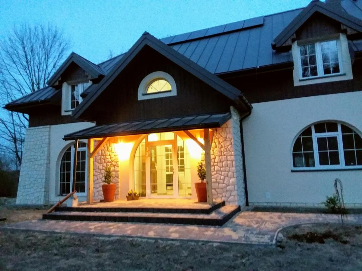 Dworek Akacja Uslugi Hotelarskie